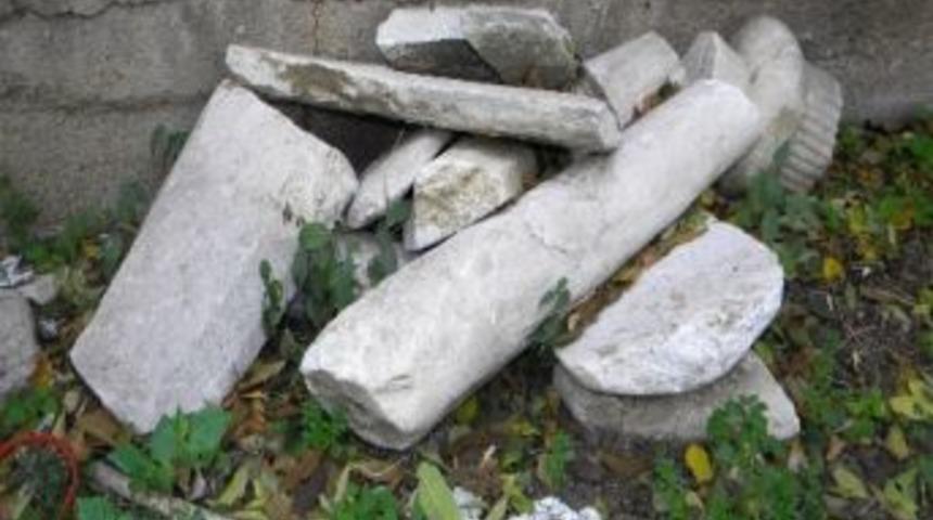 Osmanlı'nın Mezar Taşları İlgi Bekliyor