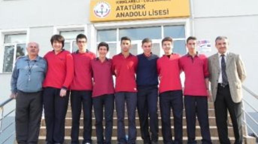 L&uuml;leburgaz Atat&uuml;rk Anadolu Lisesinde &Ouml;d&uuml;l T&ouml;reni
