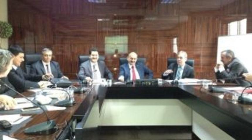 K&uuml;tahya Şehir Hastanesi İ&ccedil;in Kollar Sıvandı