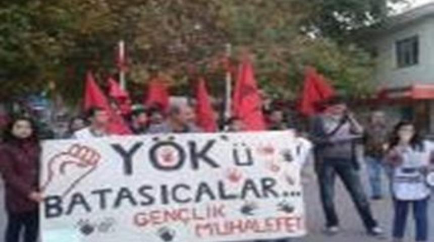 &Uuml;niversite &Ouml;ğrencileri Y&ouml;k&rsquo;&uuml; Protesto Etti
