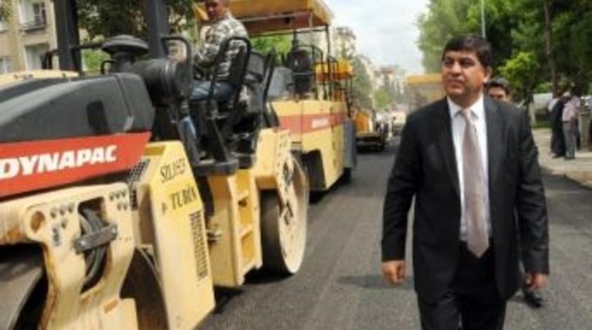 Şehitkamil Belediyesi Merveşehir&rsquo;de Yol A&ccedil;ma Ve Sıfır Asfalt &Ccedil;alışması Yapıyor