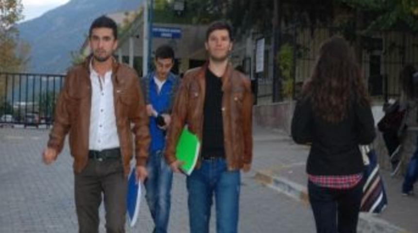 Denizli&rsquo;de &Ouml;ğrencilerden "ev" Tepkisi