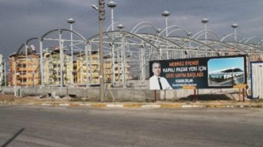 Merkezefendi Kapalı Pazar Yeri&rsquo;nde &Ccedil;alışmalar Devam Ediyor