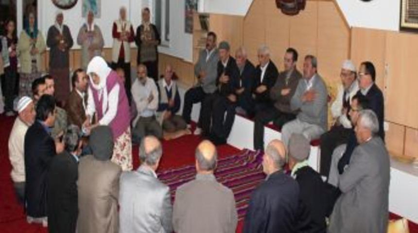 Alevi Ve S&uuml;nni Vatandaşlar Hoşg&ouml;r&uuml; Iftarında Buluştu