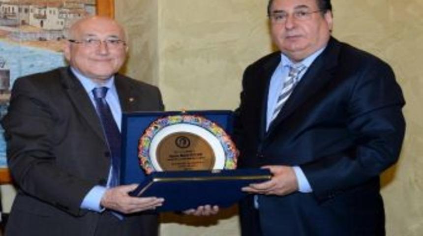 Ekav&rsquo;ın Yeni Y&ouml;netiminden Başkan &Ouml;zcan&rsquo;a Ziyaret