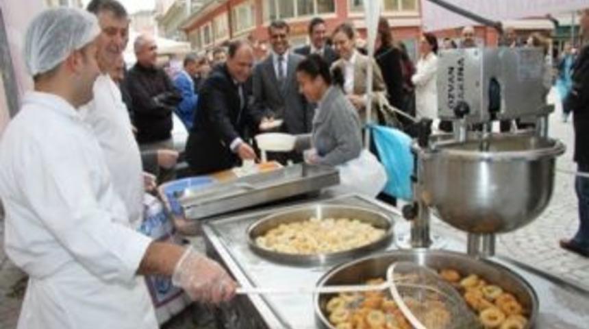 İzmir İl Sağlık Müdürlüğü “cana Can Verenler"in Hayrına Lokma Döktürdü