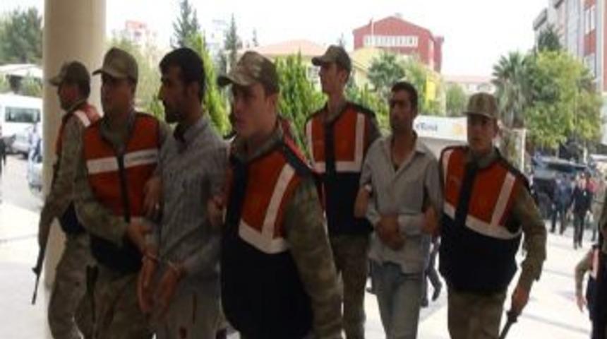 Cinayet Ş&uuml;phelileri Bir Yıllık Ka&ccedil;ışın Ardından Yakalandı