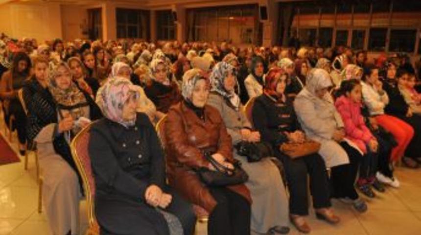 "Sevgide Anneler Baş&ouml;ğretmendir"