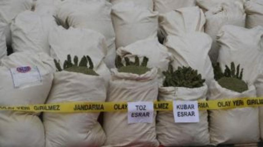 Vali Kıra&ccedil;&rsquo;tan Uyuşturucu Operasyonu Ve Kaldırılan Tabela A&ccedil;ıklaması