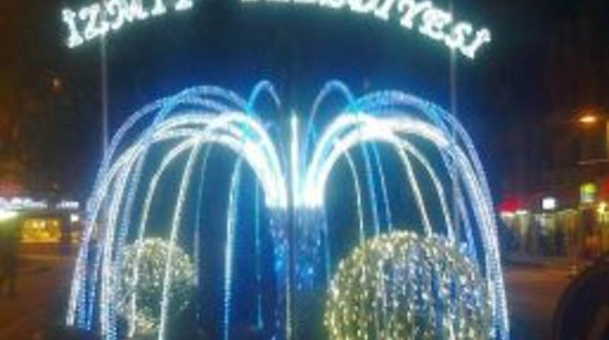 İzmit, Dekoratif Aydınlatmalarıyla Daha Da G&uuml;zelleşti