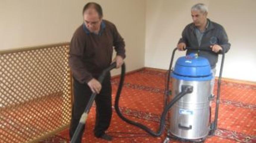 Pazar Yerlerindeki Mescitler Temizlendi