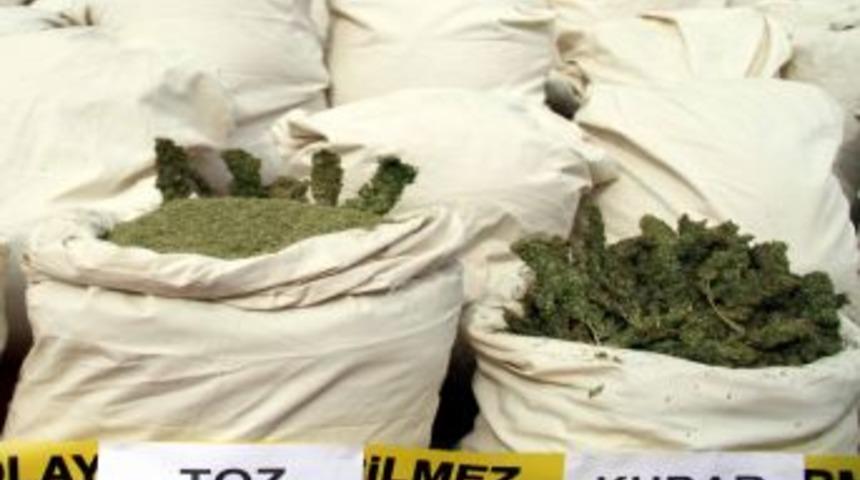 Diyarbakır&rsquo;da Bu Yıl Ele Ge&ccedil;irilen Esrar Miktarı 100 Tonu Ge&ccedil;ti