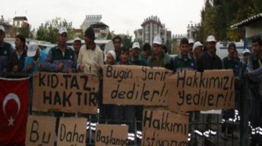 Taşeron İş&ccedil;ilerin Maaş Eylemi Devam Ediyor