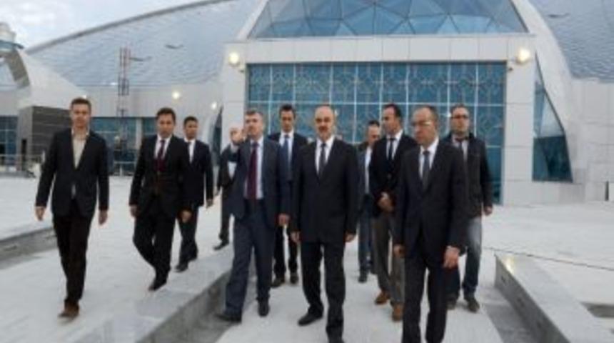 Vali Erol Ve Başkan Aky&uuml;rek Bilim Merkezi&rsquo;nde İncelemelerde Bulundu