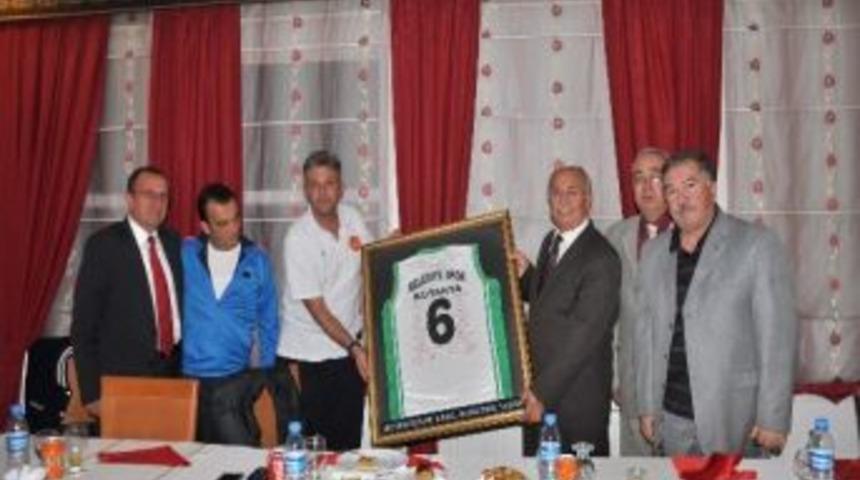 K&uuml;tahya Belediyespor Basketbol Takımı Yemekte Buluştu