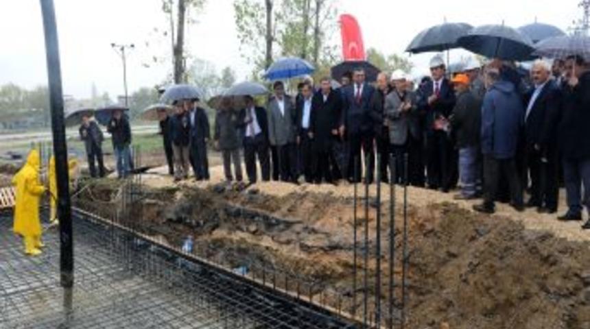 Altınova Spor Tesisi'nin Temeli Atıldı
