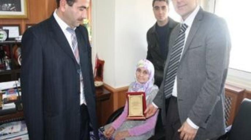 Organ Bağışı Yapan Ailelere Plaket Verildi.