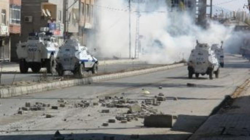 Y&uuml;ksekova&rsquo;da &Ccedil;ıkan Olaylarda Bir Gazeteci Yaralandı