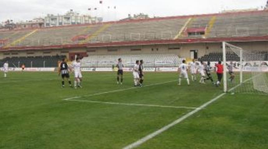 Adnan Menderes Stadı'nda A&ccedil;ık Trib&uuml;n İhalesi Yapıldı