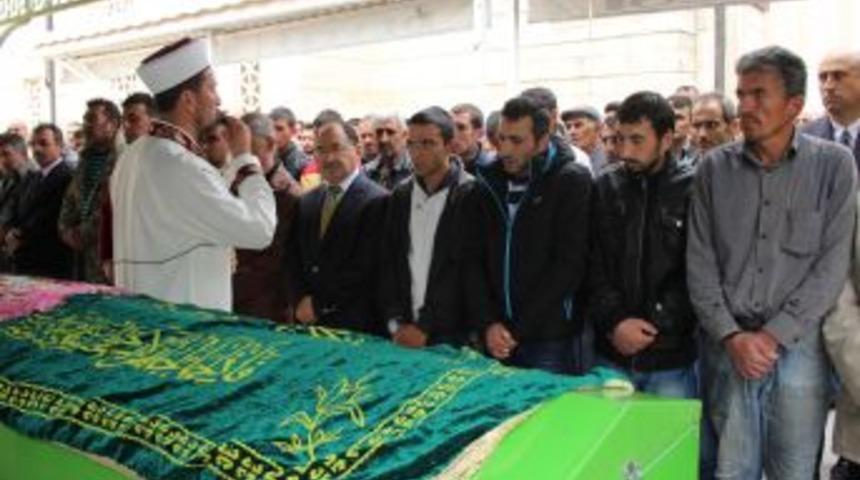 Eski Eşi Tarafından &Ouml;ld&uuml;r&uuml;len Kadın Toprağa Verildi