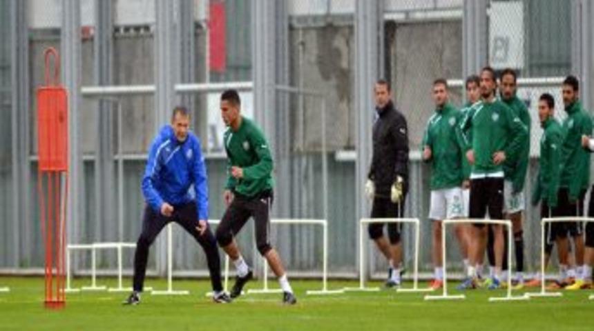 Bursaspor, Yağmur Altında &Ccedil;alıştı