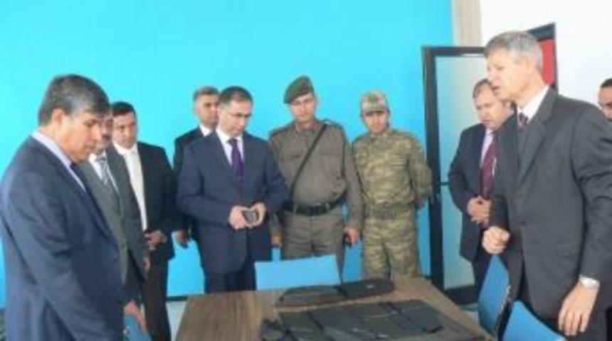 Vali Akpınar Boz&uuml;y&uuml;k'te İncelemelerde Bulundu