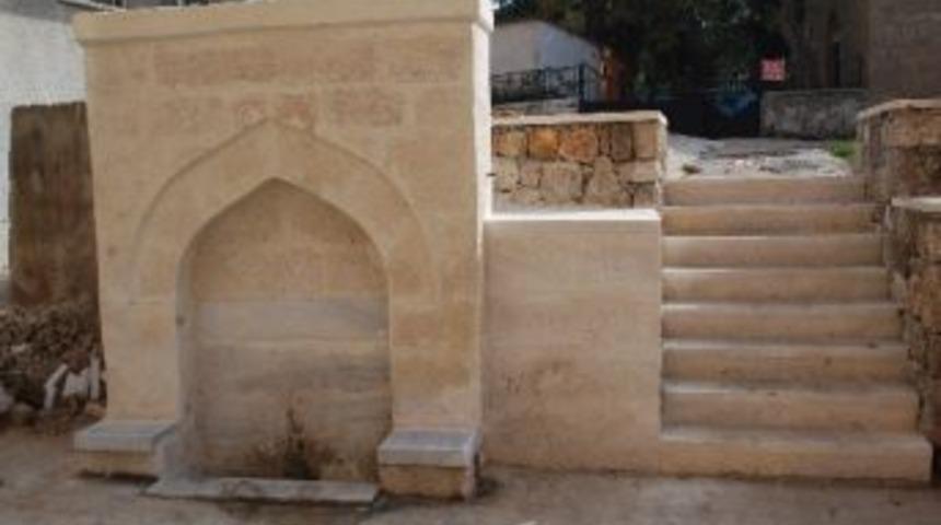 Tarihi &Ccedil;eşmeye Saldırı