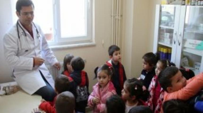 &Ouml;ğrenciler Hayvan Barınağını Gezdi