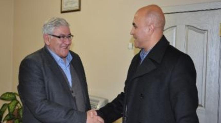 Yakutiye İl&ccedil;e Belediye Başkanı Ali Korkut, Erzurum Ticaret Borsası Y&ouml;netim Kurulu Başkanı İ.hakkı Hınıslıoğlu&rsquo;nu Ziyaret Etti