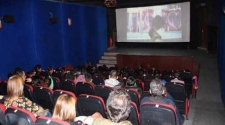 Niğde-işitme Engelli &Ouml;ğrenciler Sinema Keyfi Yaşadı