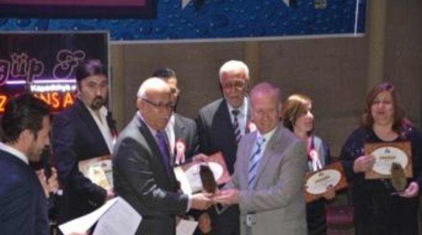 Salihlili Şair Kapadokya'da &Ouml;d&uuml;l Aldı