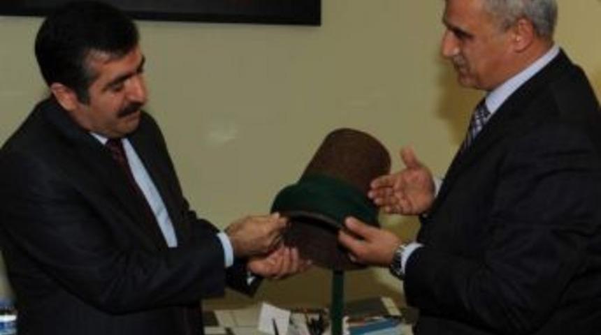 Vali Doğan, Kimse Yok Mu Derneği Konya Şubesi Yöneticilerini Kabul Etti