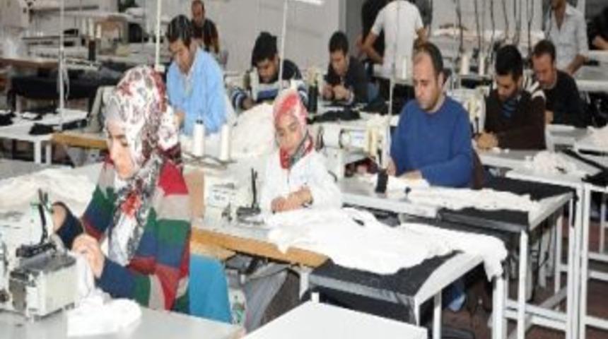 Aksaray'da Sanayi Alanında Eleman Sıkıntısı S&uuml;r&uuml;yor