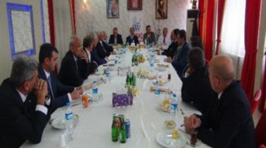 Ak Parti İl Y&ouml;netimi Hekimhan Aday Adayları İle Toplantı Yaptı