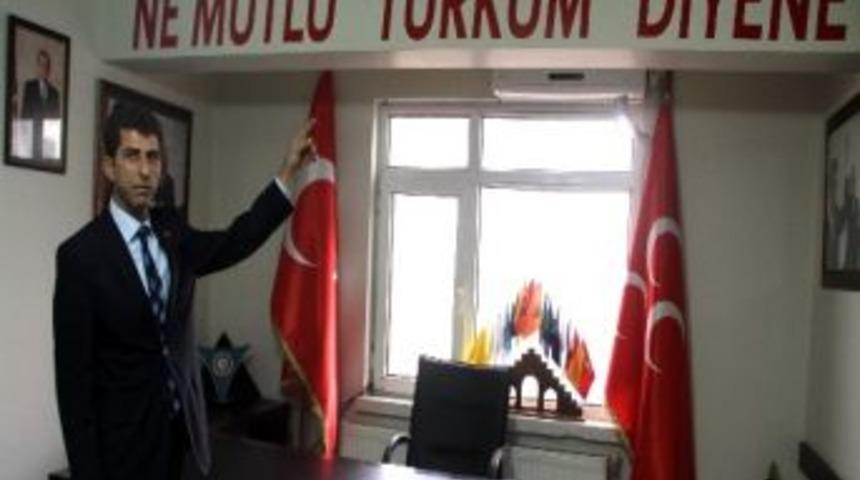 Mhp'den 'ne Mutlu Türküm Diyene' Yazısının Kaldırılmasına Tepki