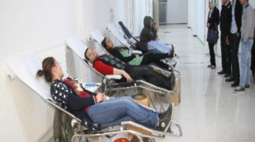 Bozok &Uuml;niversitesi &Ouml;ğrencilerinden Kan Bağışı