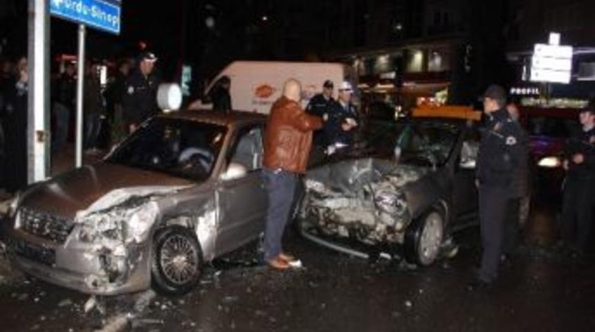 Samsun'da Trafik Kazası: 5 Yaralı