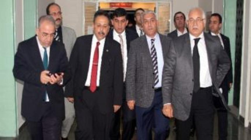 Milletvekilleri İş Hanındaki Yangında Yaralananları Ziyaret Etti