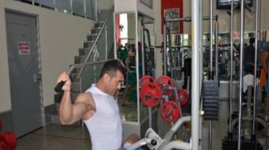 Gen&ccedil;ler V&uuml;cut Geliştirmek Uğruna Hayvan Ve Tarım İla&ccedil;larını Kullanıyor