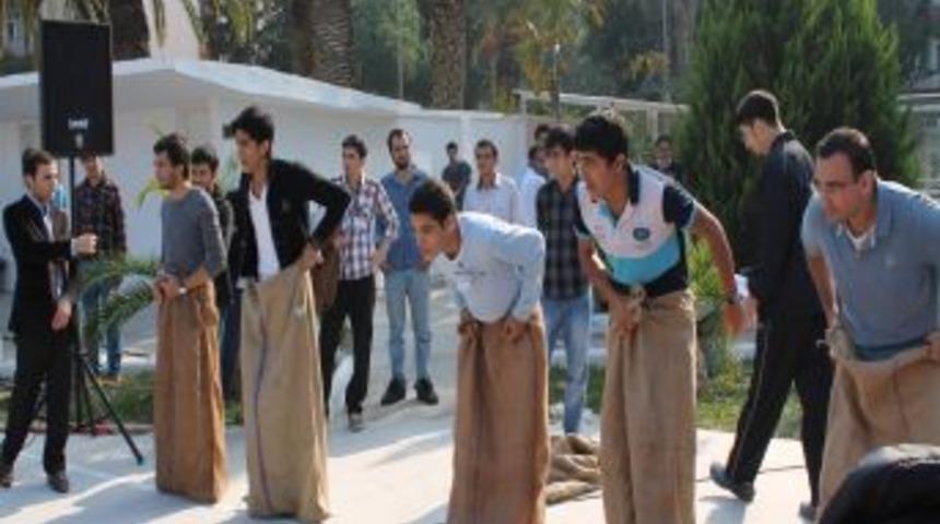 &Ouml;ğrenci Dostu 'Kul&uuml;p İzmir' Faaliyetlerine Devam Ediyor