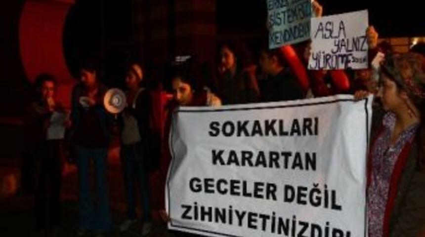 Kt&uuml;&rsquo;l&uuml; Kız &Ouml;ğrenciler Yaşadıkları S&ouml;zl&uuml; Tacizlere İsyan Ettiler