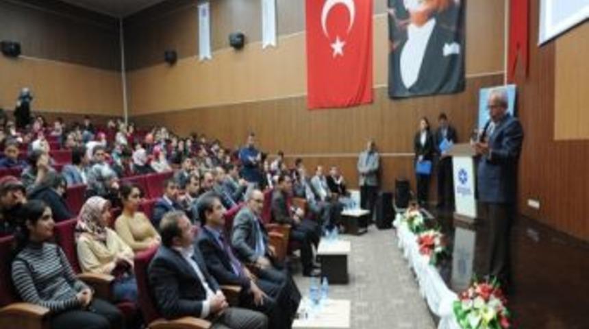 Et&uuml;&rsquo;de Akademik Ve Sosyal Oryantasyon Eğitimi