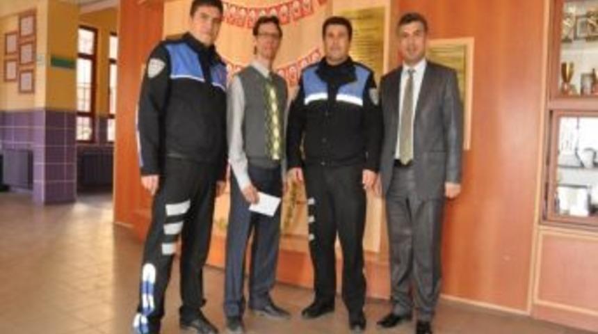 Vatandaştan Teşekk&uuml;r Alan Polise Takdir