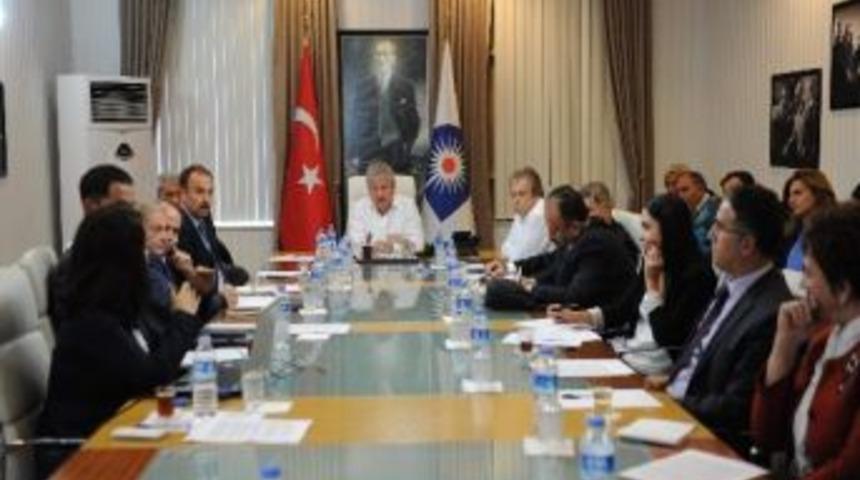 Gazi Bulvarı&rsquo;nda Viyad&uuml;kl&uuml; &Ccedil;&ouml;z&uuml;m Ulaşım Ana Planı&rsquo;na Aykırı