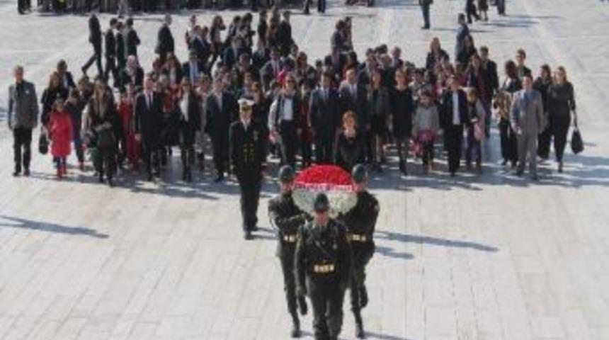 Cumhuriyetin 90. Yılında T&uuml;rkiye&rsquo;nin &Ccedil;eşitli İllerinden Gelen 90 &Ccedil;ocuk Anıtkabir&rsquo;i Ziyaret Etti