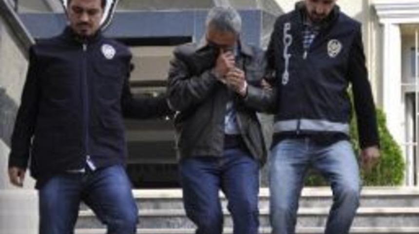 Telefon dolandırıcısı &uuml;zerinde 95 bin lirayla yakalandı