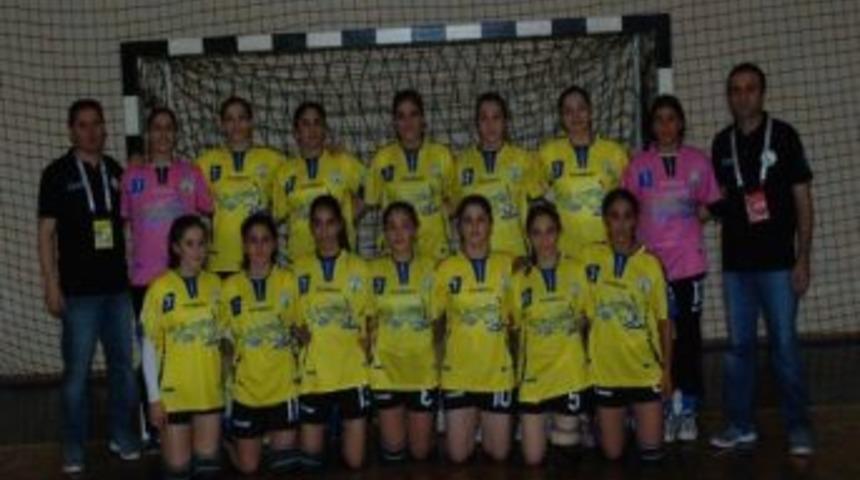 Osmangazi Belediyespor, Henbolda Namağlup Şampiyonluğa Koşuyor