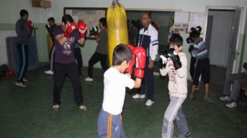 Siirt&rsquo;te Boks Sporuna B&uuml;y&uuml;k Ilgi