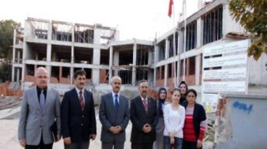 Peynircioğlu, Cumhuriyet İlkokulu&rsquo;nu İnceledi