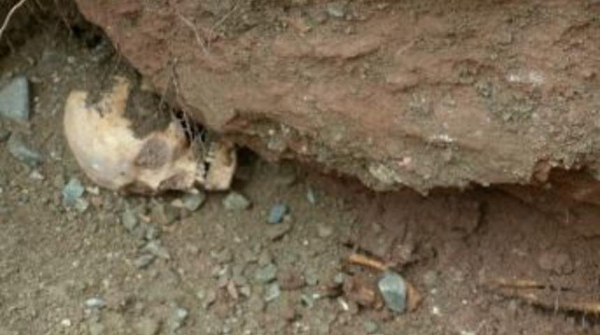 Kanalizasyon Kazısında İnsan Kemikleri Ortaya &Ccedil;ıktı